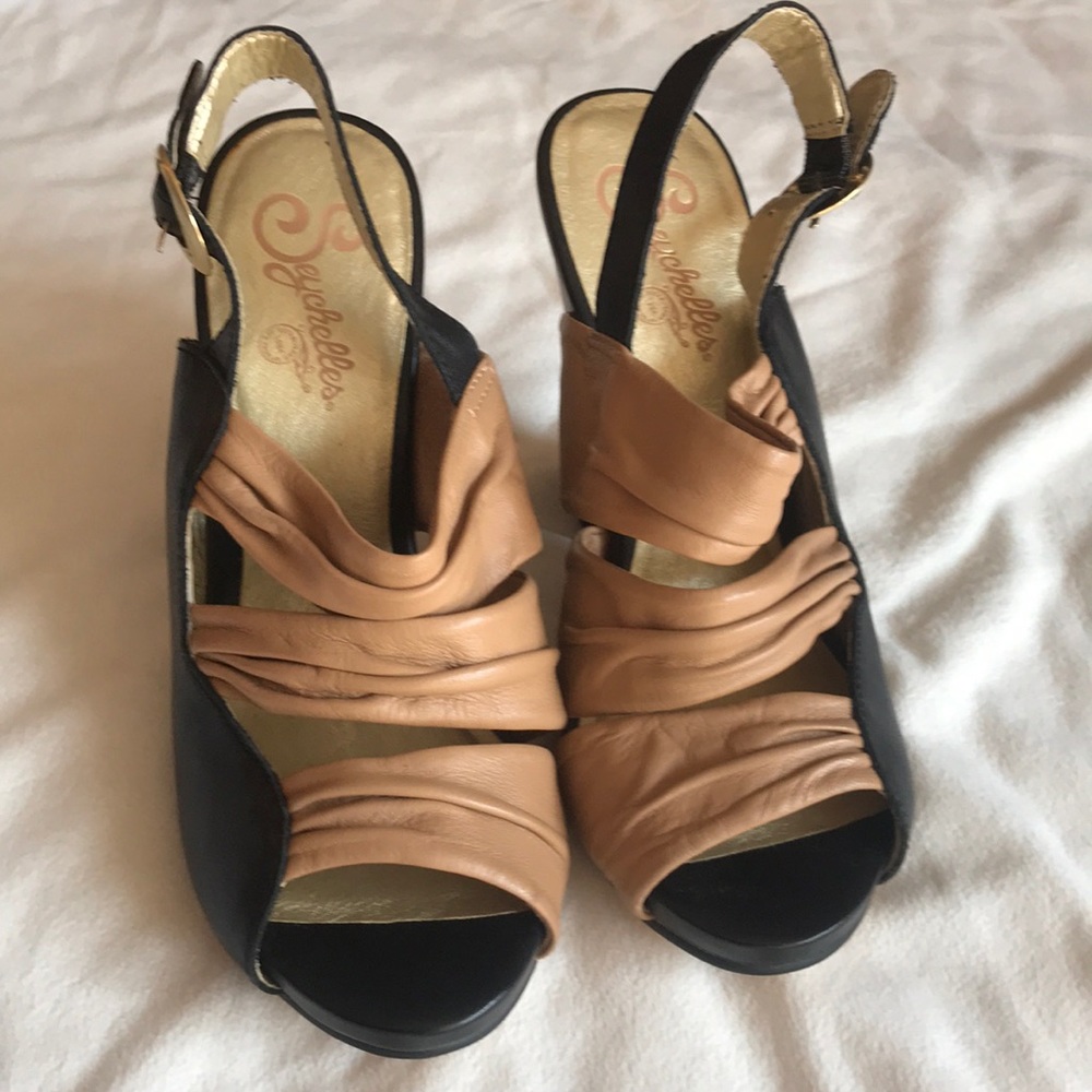 Seychelles size 7 open toe heals